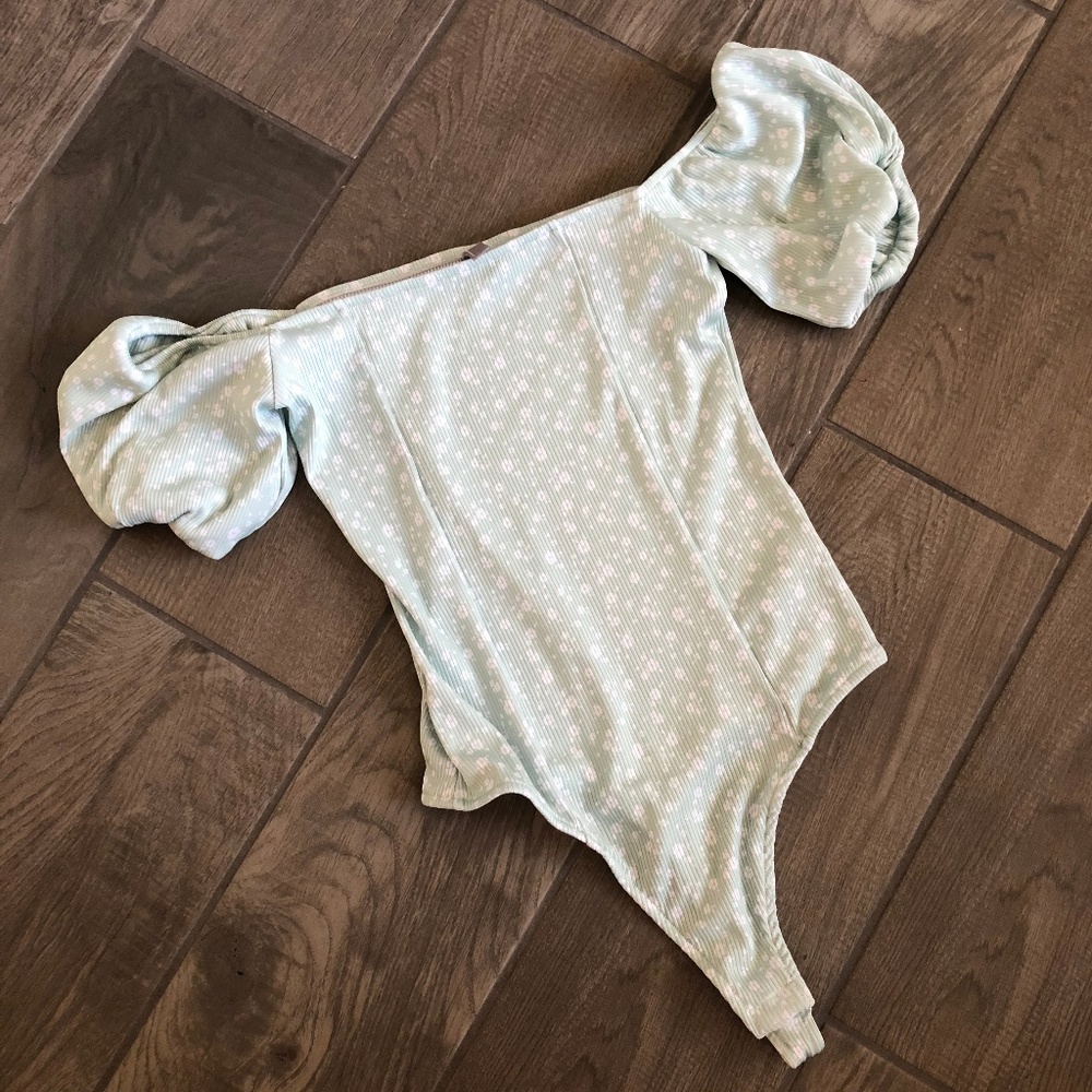 ASOS- OFF THE SHOULDER BODYSUIT- NWOT